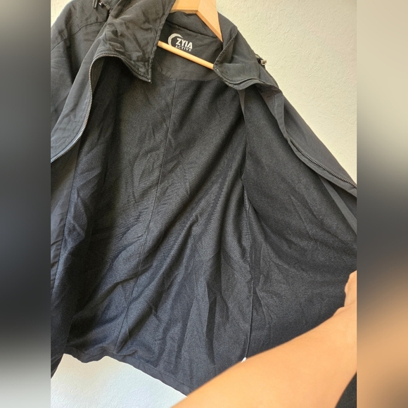 Zyia Black Drawstring Hooded Jacket size large - Picture 8 of 16